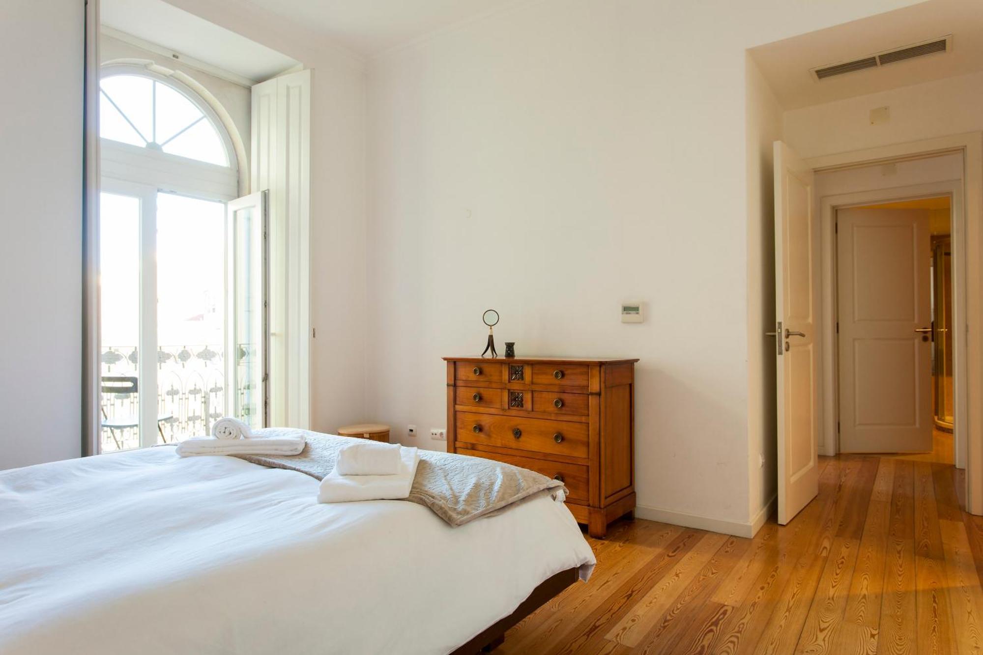 Joivy Stunning Design In Chiado Appartement